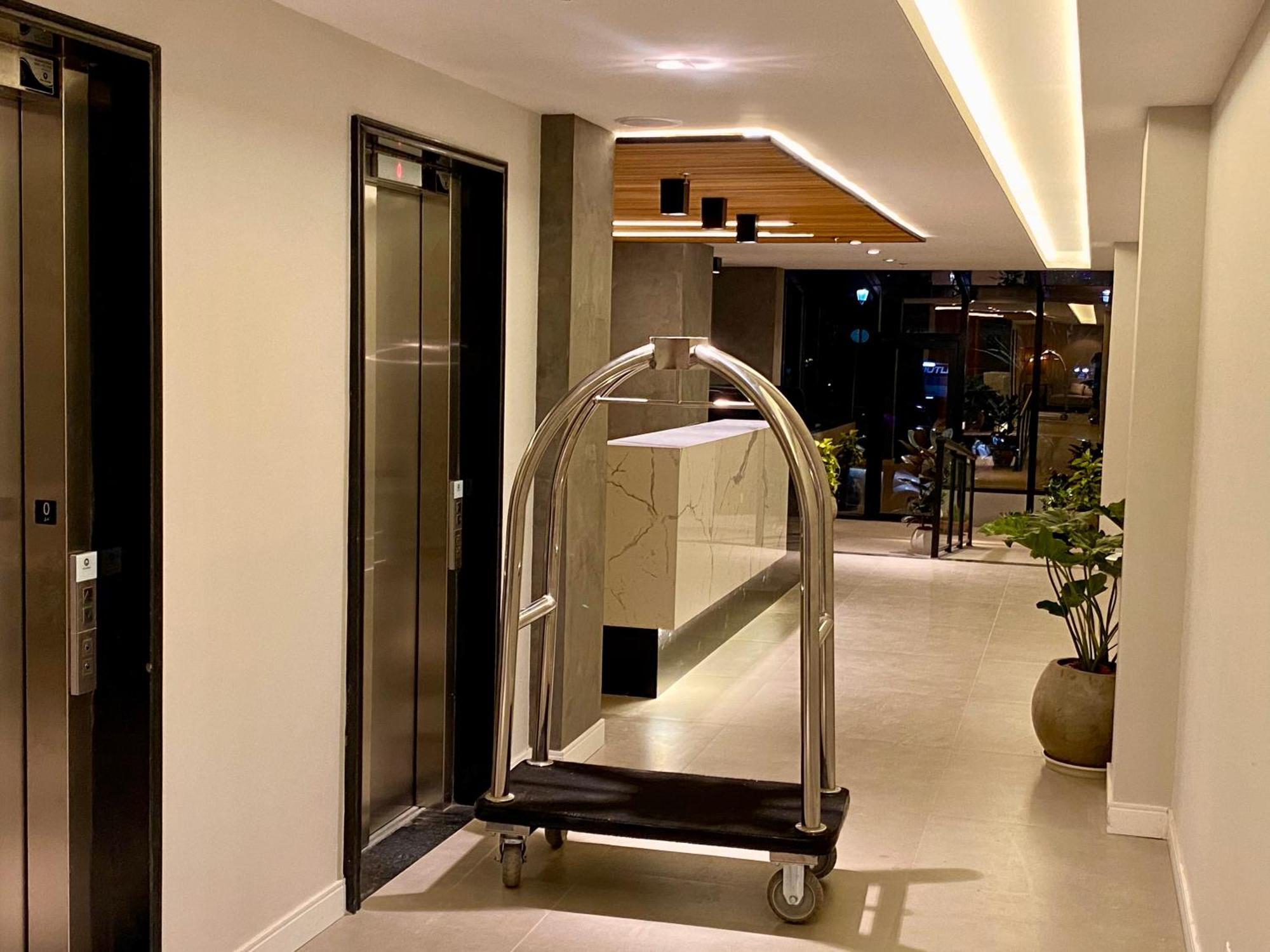 Kastel Petropolis Hotel Ngoại thất bức ảnh